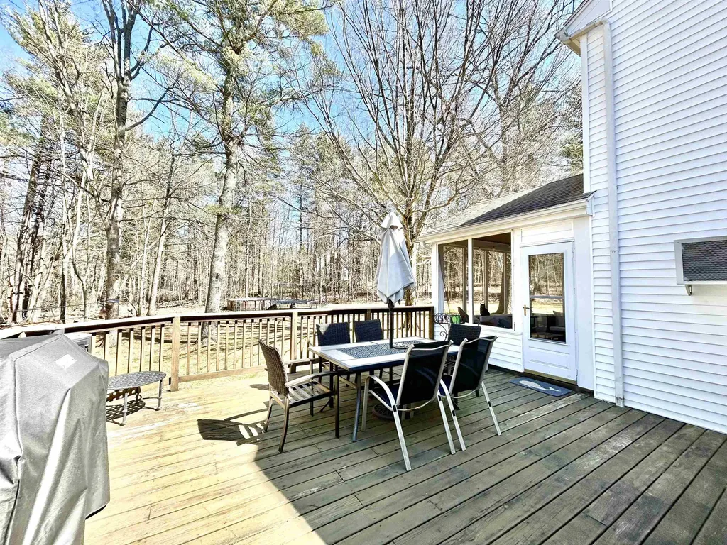 16 Pinewood Drive Stratham NH 03885