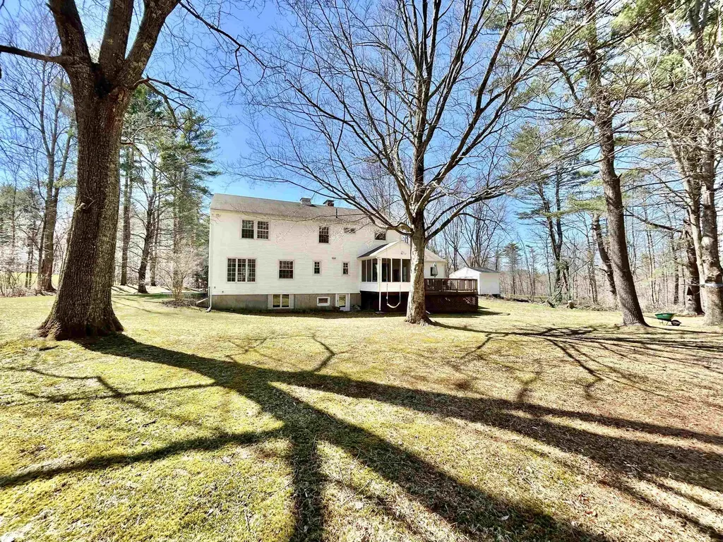 16 Pinewood Drive Stratham NH 03885
