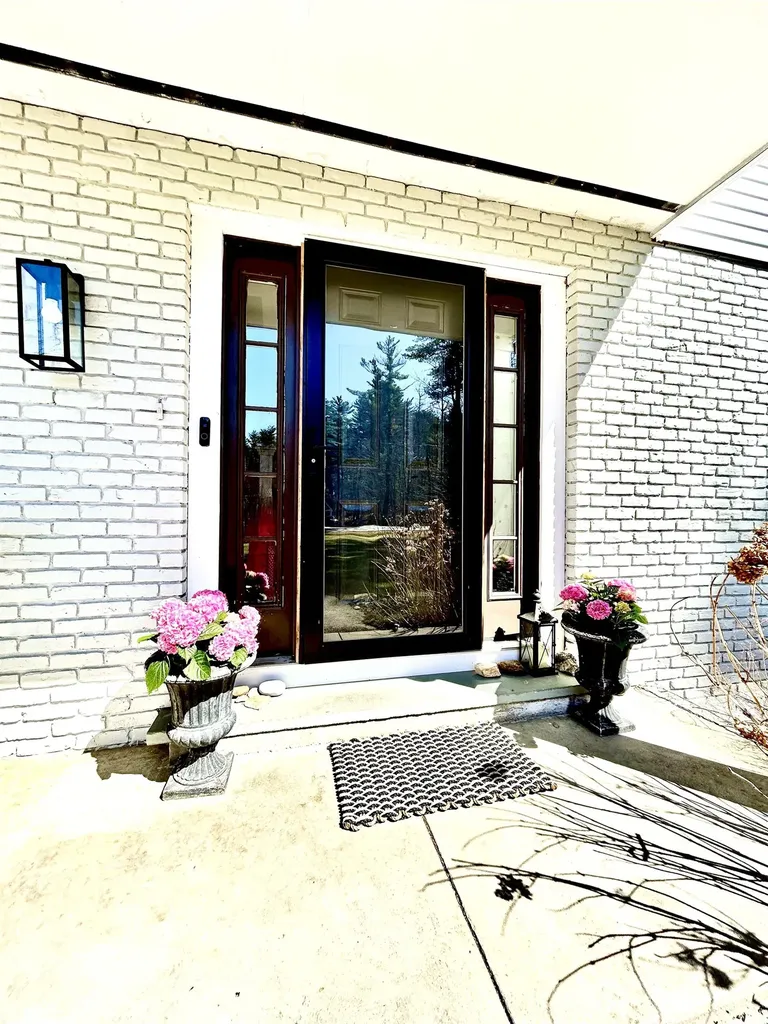 16 Pinewood Drive Stratham NH 03885