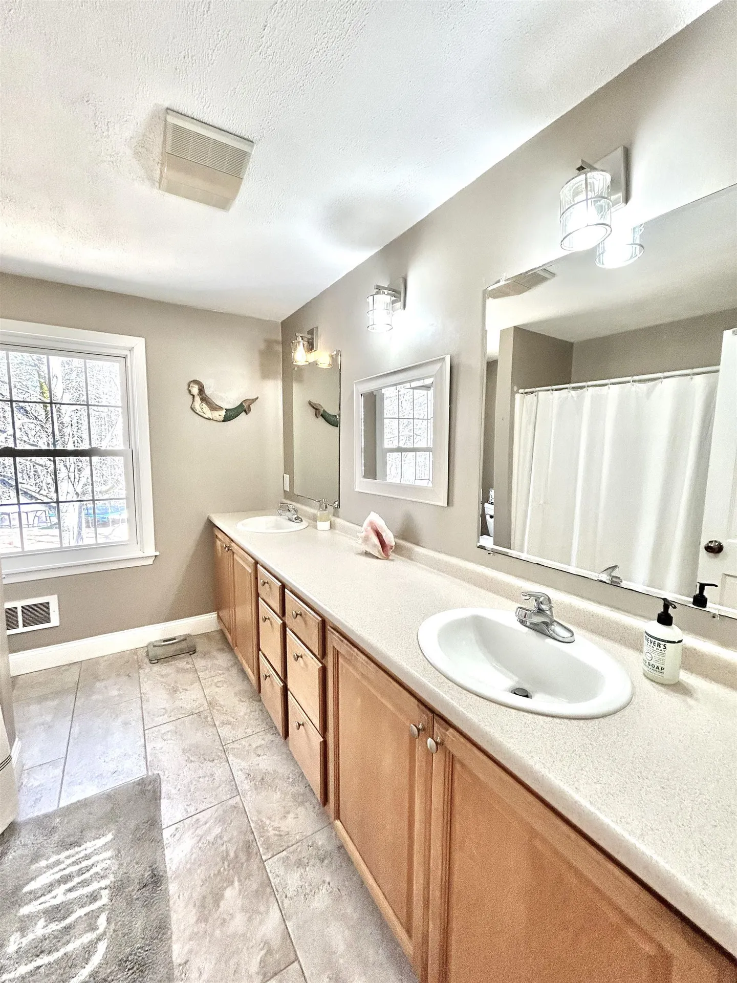 16 Pinewood Drive Stratham NH 03885