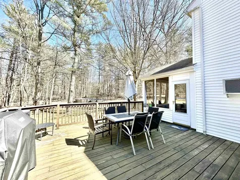 16 Pinewood Drive Stratham NH 03885