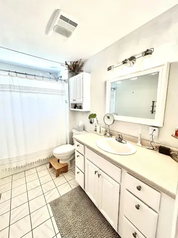 16 Pinewood Drive Stratham NH 03885