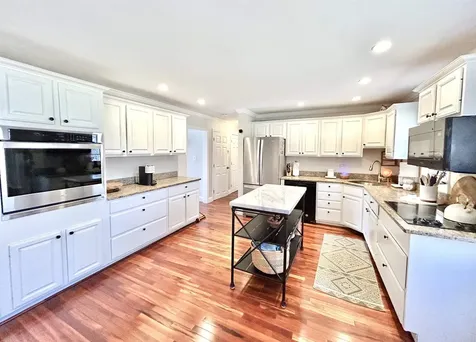 16 Pinewood Drive Stratham NH 03885