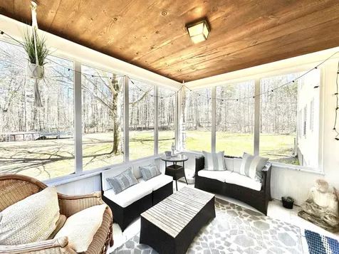 16 Pinewood Drive Stratham NH 03885