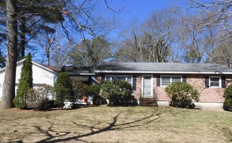 87 N Lowell Road Windham NH 03087