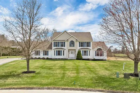 10 Serenity Circle Hudson NH 03051