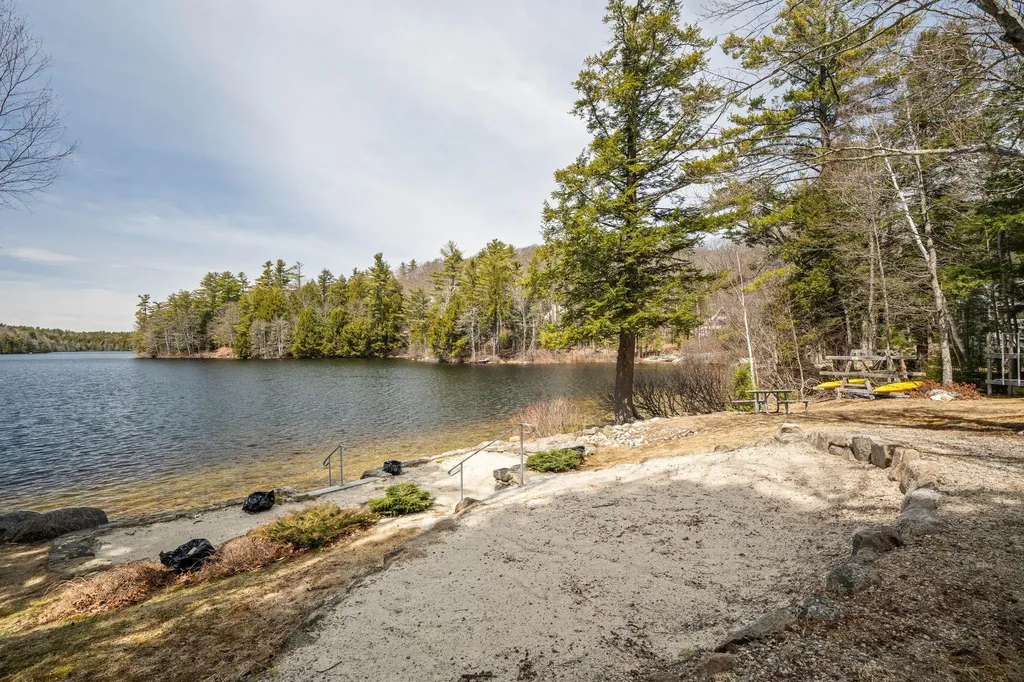 41 Valley Road Tuftonboro NH 03816