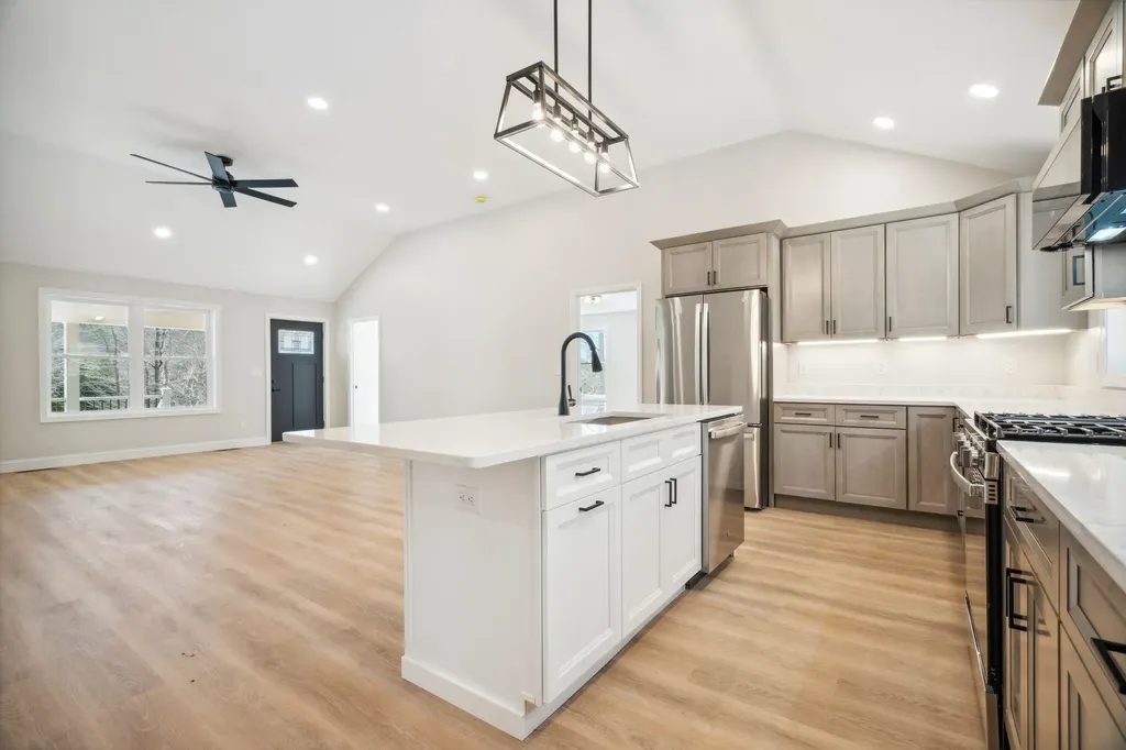 41 Valley Road Tuftonboro NH 03816