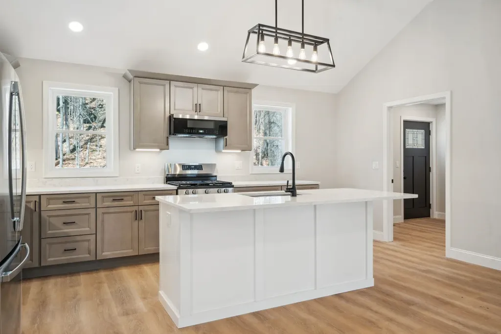 41 Valley Road Tuftonboro NH 03816