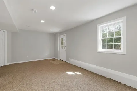 30 Duff Thompson Lane Lee NH 03861