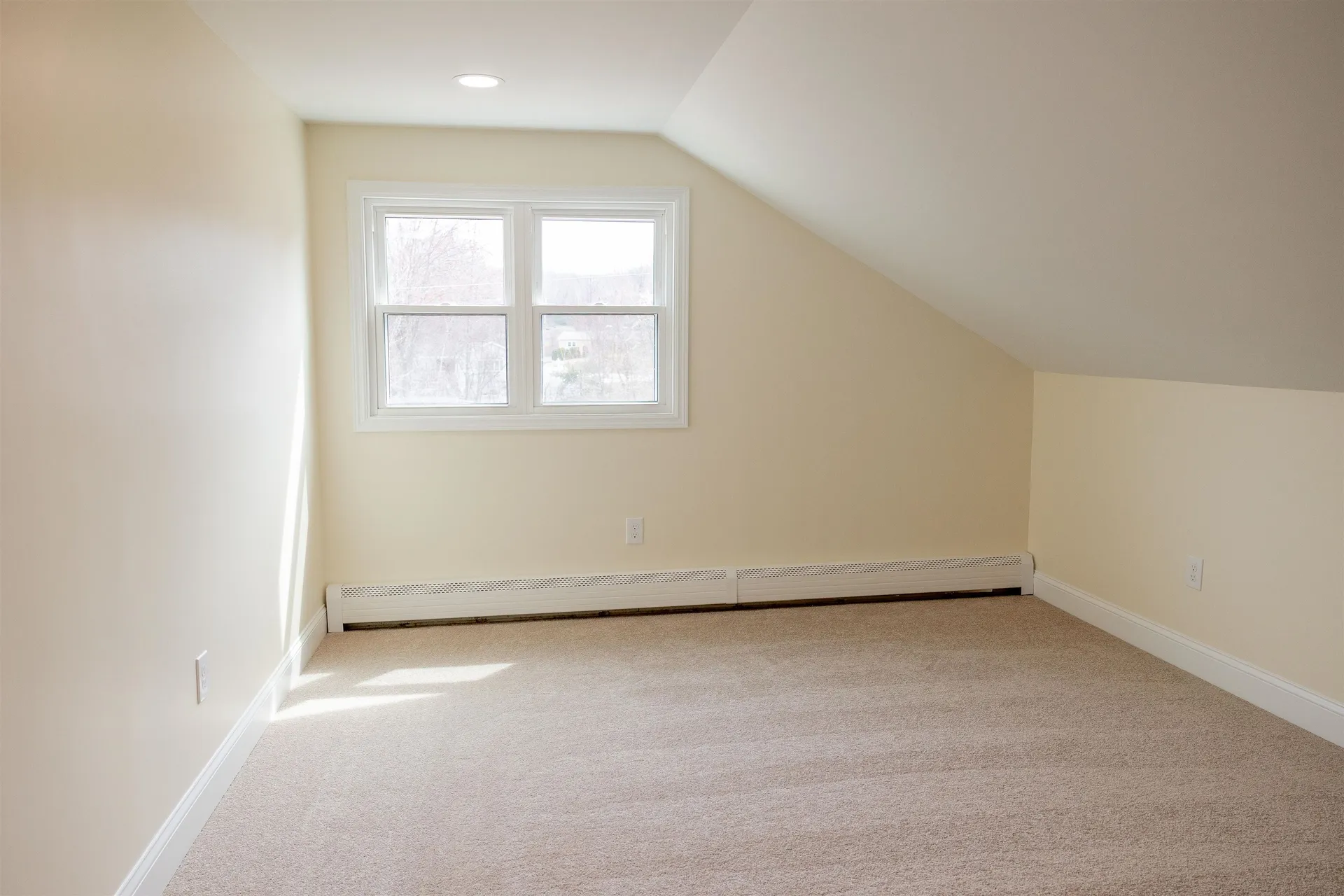 1206 Smyth Road Hooksett NH 03106