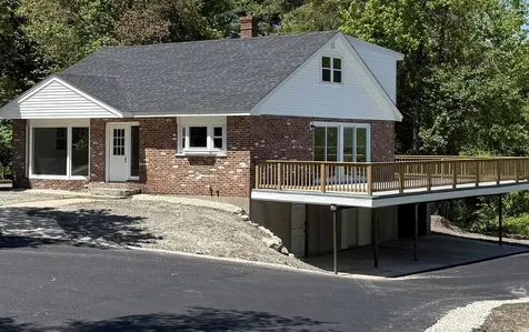 1206 Smyth Road Hooksett NH 03106