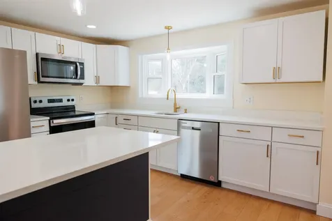 1206 Smyth Road Hooksett NH 03106