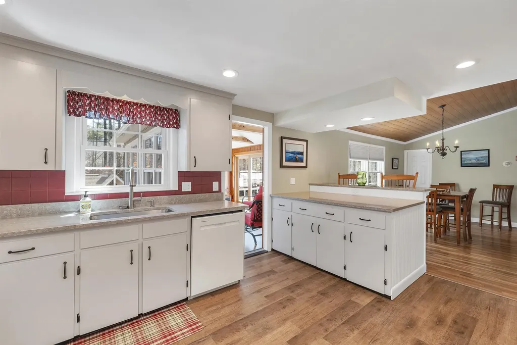 8 Port Wedeln Road Wolfeboro NH 03894