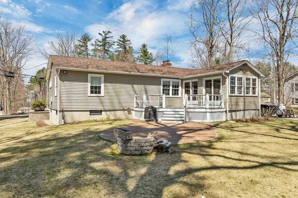 8 Port Wedeln Road Wolfeboro NH 03894