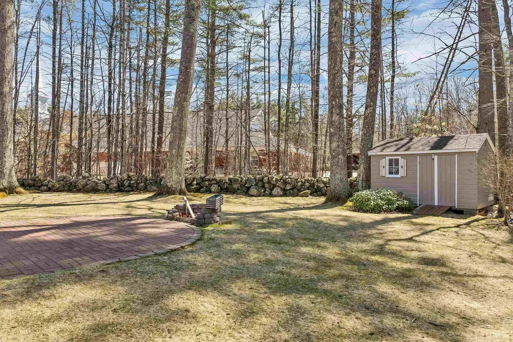 8 Port Wedeln Road Wolfeboro NH 03894