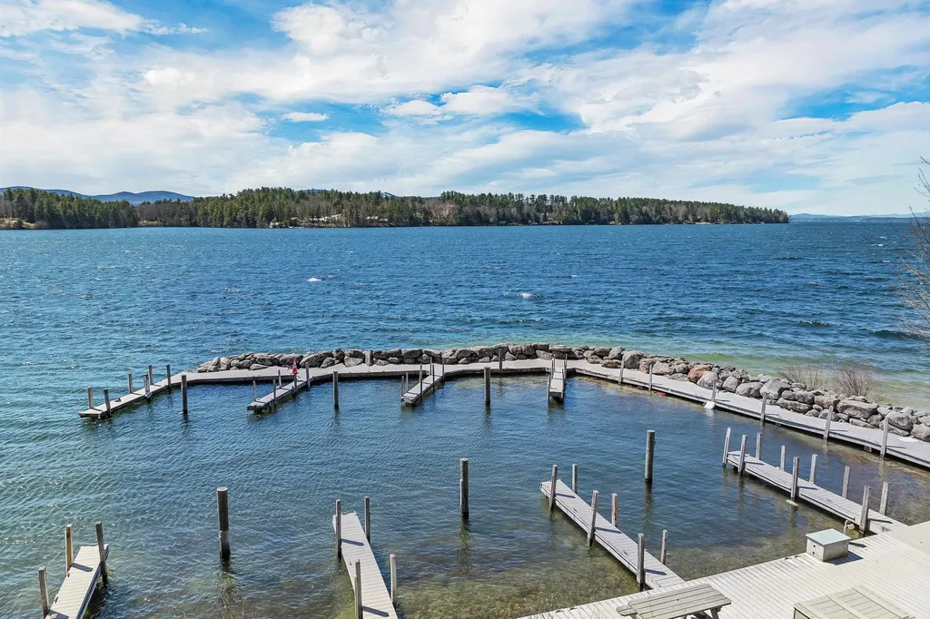 8 Port Wedeln Road Wolfeboro NH 03894