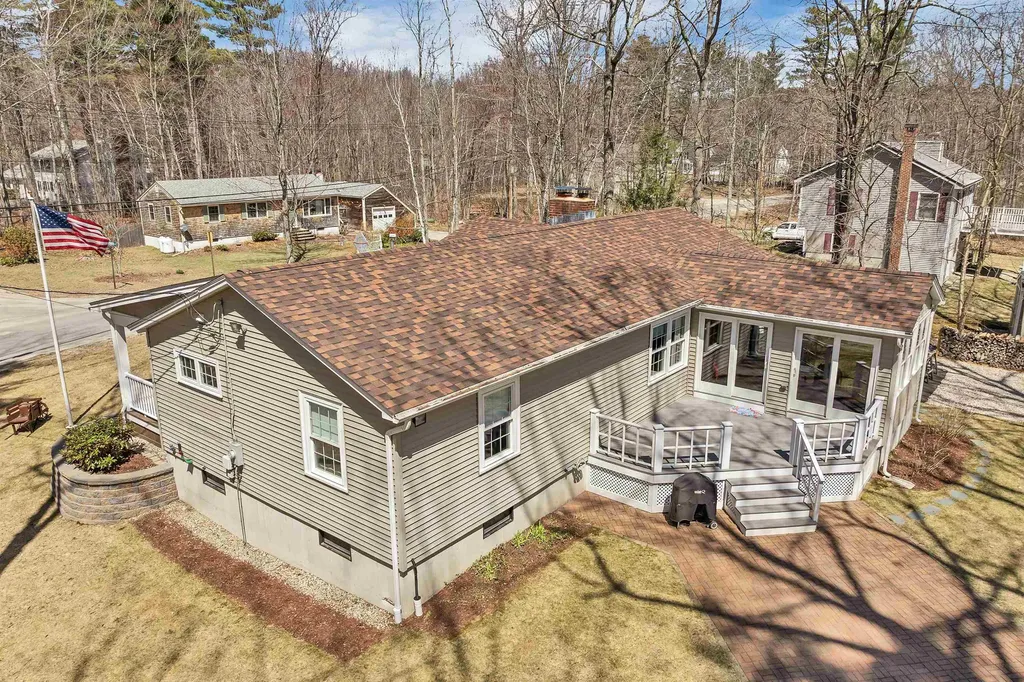 8 Port Wedeln Road Wolfeboro NH 03894