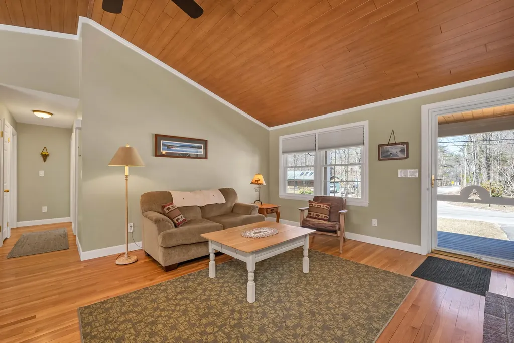 8 Port Wedeln Road Wolfeboro NH 03894