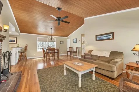 8 Port Wedeln Road Wolfeboro NH 03894