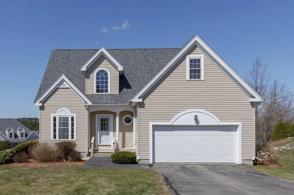 16 South Parrish Drive Londonderry NH 03053