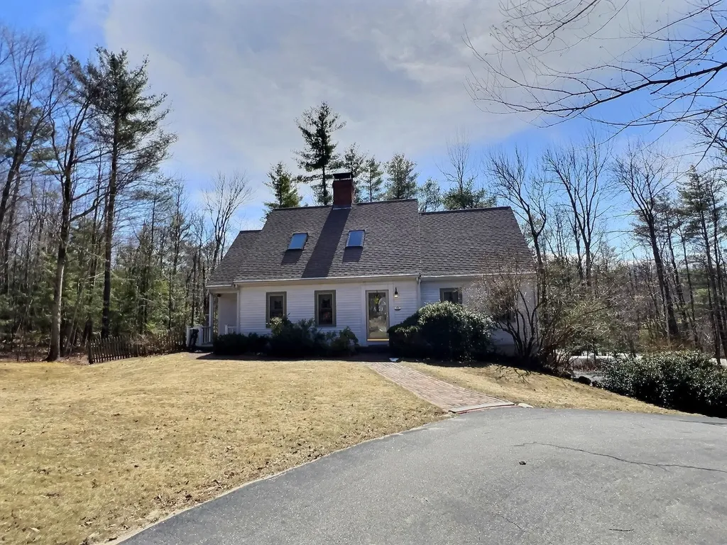 229 Page Road New London NH 03257