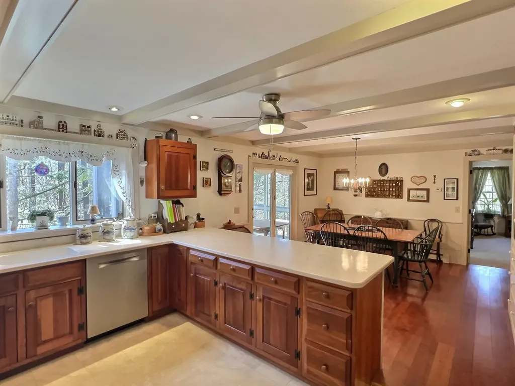 229 Page Road New London NH 03257