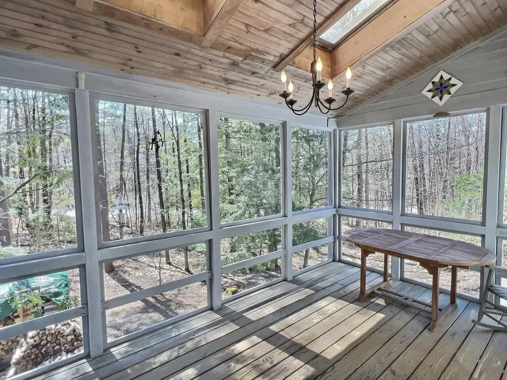 229 Page Road New London NH 03257