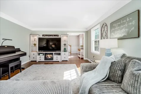 7 Jackson Square Bedford NH 03110