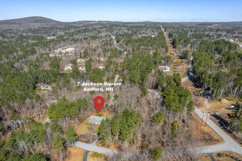 7 Jackson Square Bedford NH 03110