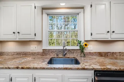 7 Jackson Square Bedford NH 03110