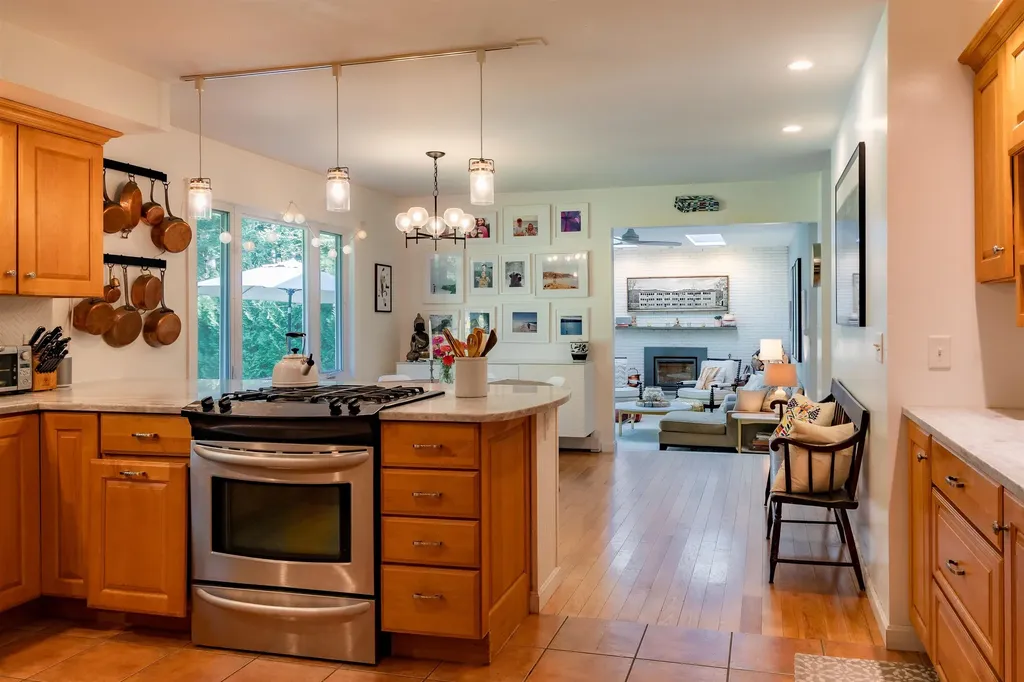 45 Woodbine Road Shelburne VT 05482