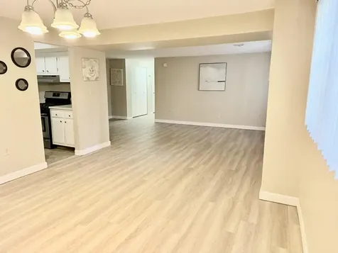 5 Louisburg Square Nashua NH 03060