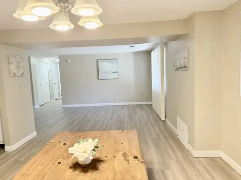 5 Louisburg Square Nashua NH 03060