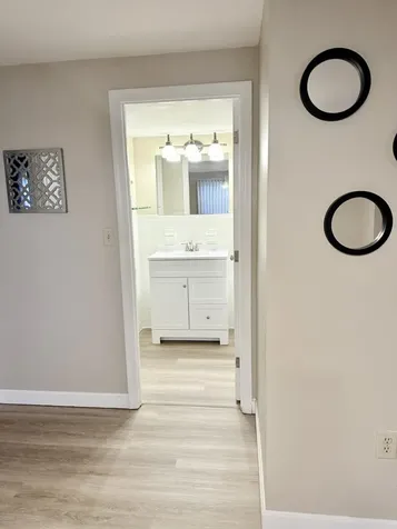 5 Louisburg Square Nashua NH 03060
