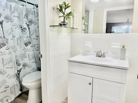 5 Louisburg Square Nashua NH 03060