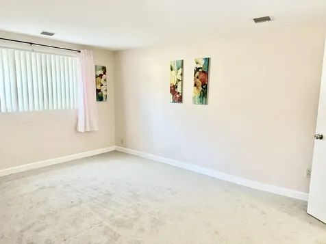5 Louisburg Square Nashua NH 03060