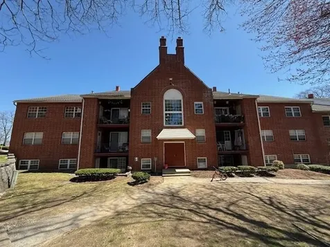 5 Louisburg Square Nashua NH 03060