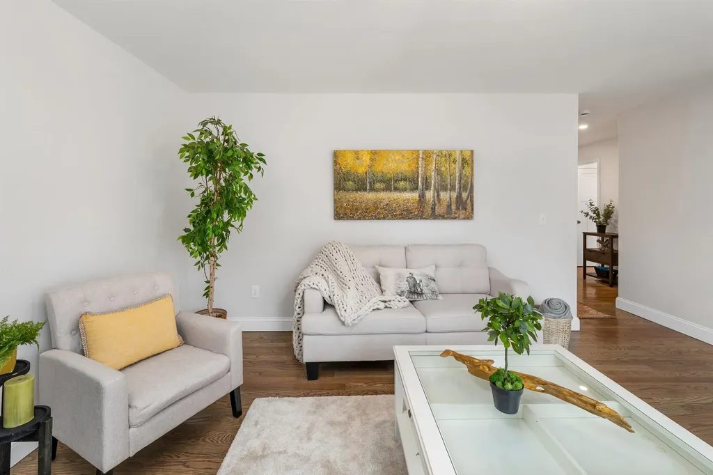 9-B Mustang Drive Litchfield NH 03052