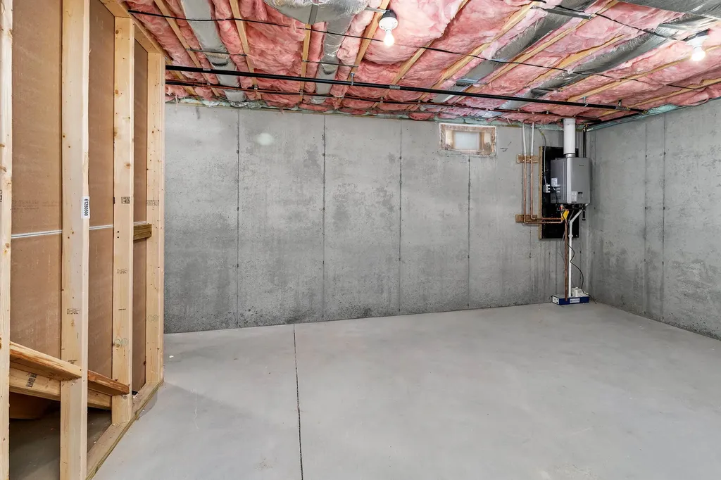 9-B Mustang Drive Litchfield NH 03052