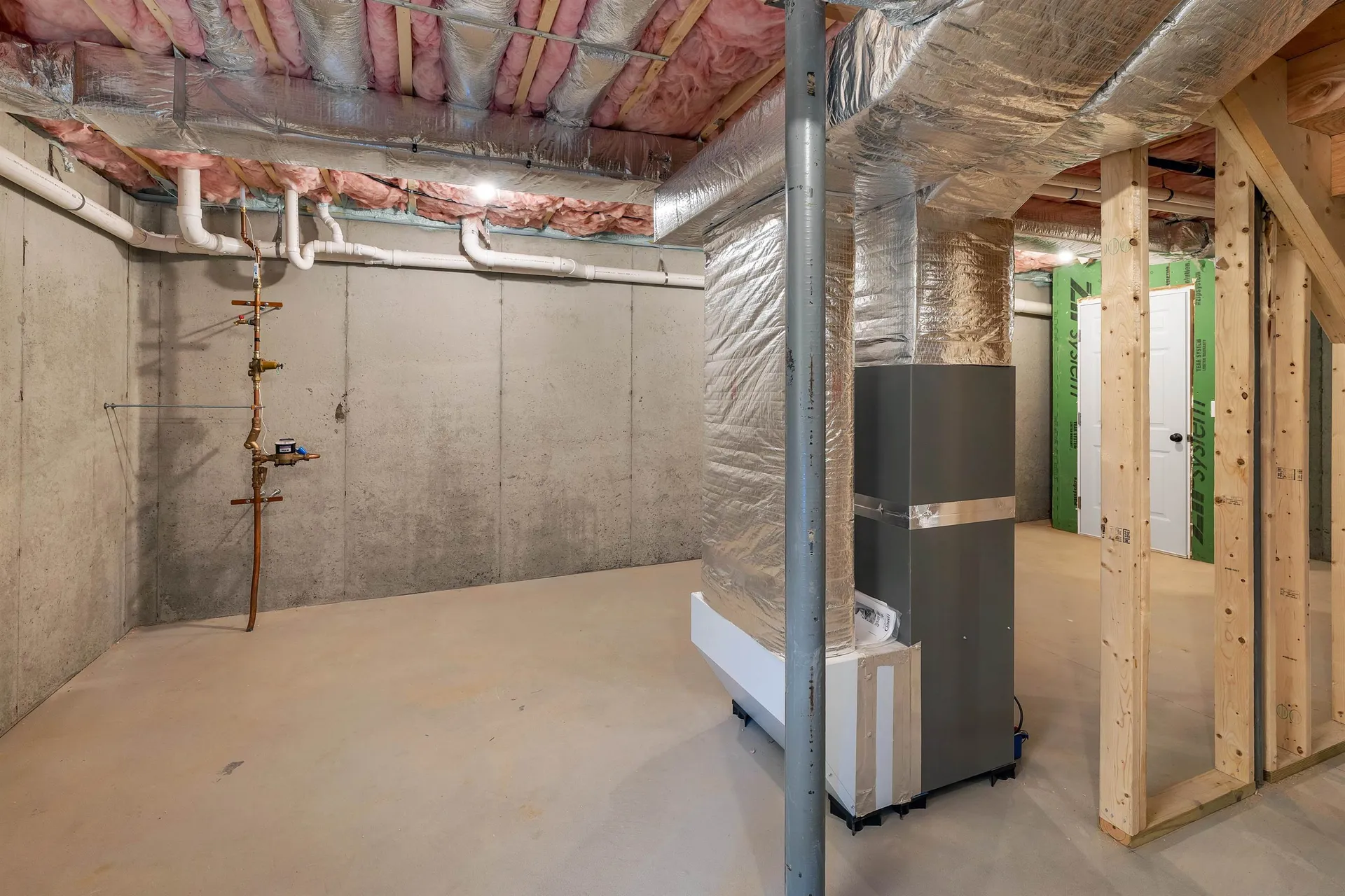 9-B Mustang Drive Litchfield NH 03052