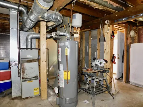 475 Old County Road Deering NH 03244