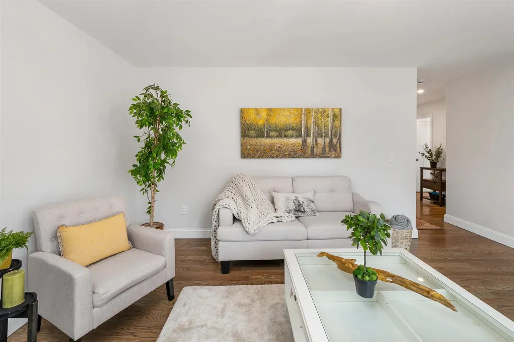 7-B Mustang Drive Litchfield NH 03052