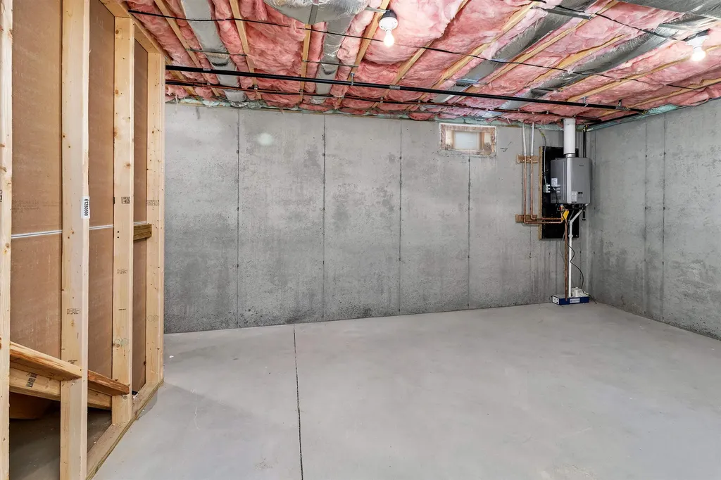 7-B Mustang Drive Litchfield NH 03052