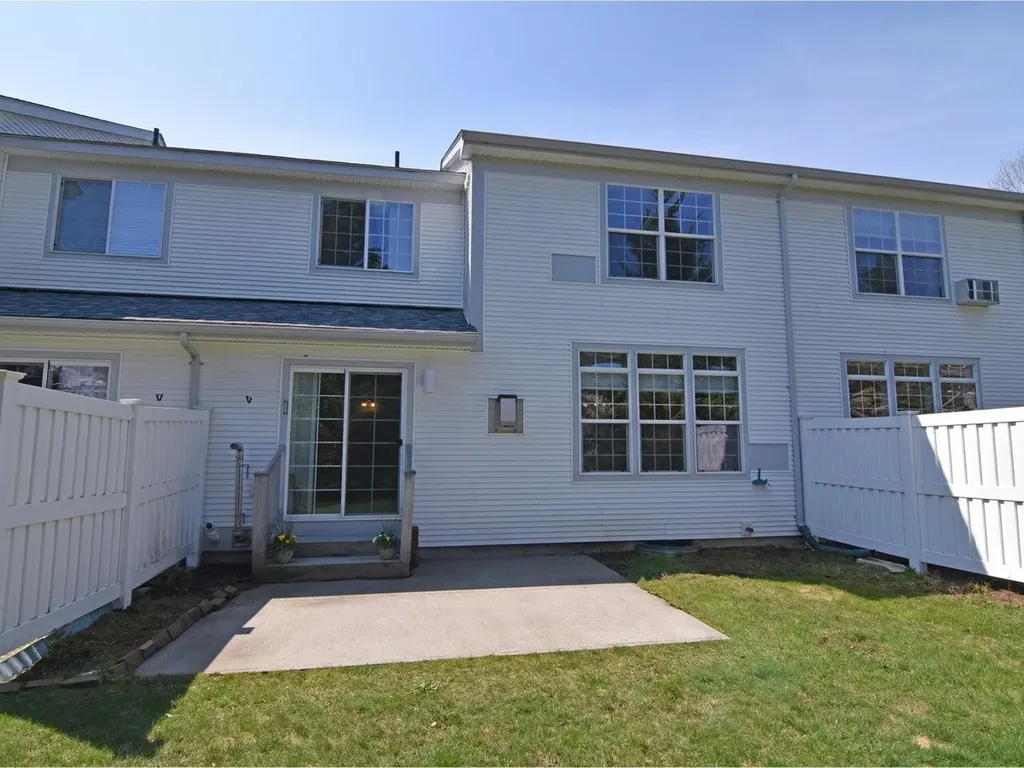 10 Stonington Circle South Burlington VT 05403