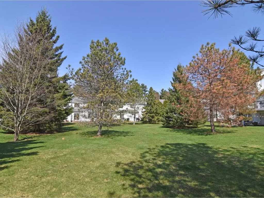 10 Stonington Circle South Burlington VT 05403