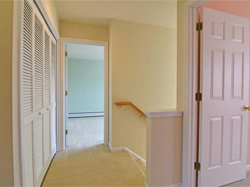 10 Stonington Circle South Burlington VT 05403