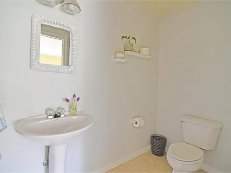 10 Stonington Circle South Burlington VT 05403