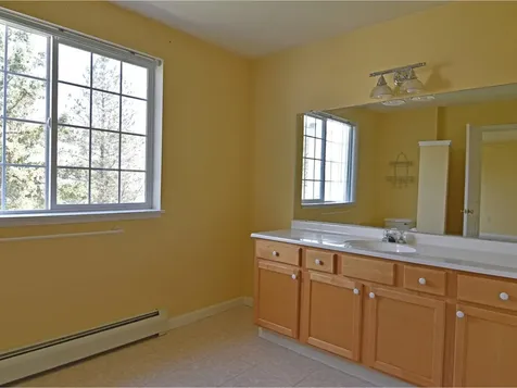 10 Stonington Circle South Burlington VT 05403