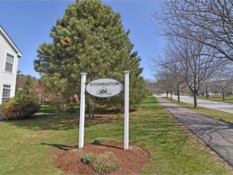 10 Stonington Circle South Burlington VT 05403
